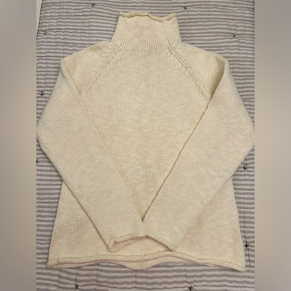 Women’s small Petite LLBean sweater